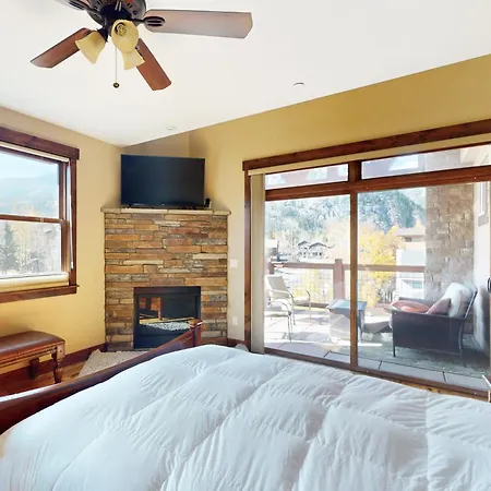 Bears Den Condo Unit 1